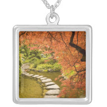 Le CANADA, Colombie-Britannique, Victoria. Automne Pendentifs