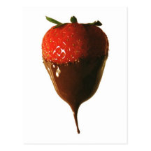 Le chocolat a plongé la fraise carte postale