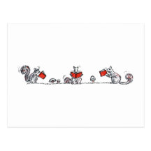 Le cru mignon accumule des livres de lecture carte postale