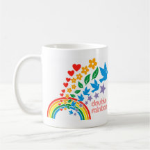 Le double arc-en-ciel doublent la tasse