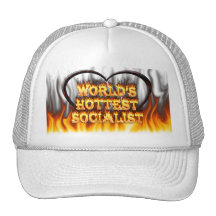 Le feu du monde et le marb de rouge de flammes soc casquette de camionneur