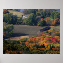 Le feuillage d'automne met en place l'affiche de n