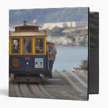 Le funiculaire souffle vers le haut de la rue de H