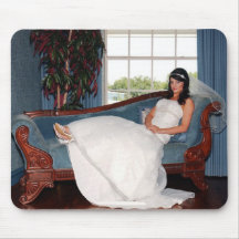 Le jour du mariage victorien de jeune mariée ajout tapis de souris
