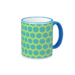 Le mod de turquoise pointille la tasse