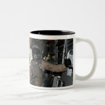 Le système de livraison de récipient empaquette C. Mug