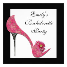 Le talon haut rose chausse la partie de Bacheloret Invitations Personnalisées
