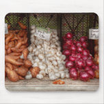 Légume - patates douces, ail, et oignons tapis de souris