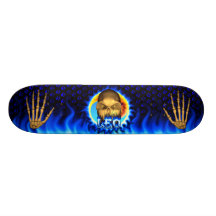 Leo skull blue fire Skatersollie skateboard.
