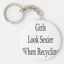 Les filles semblent plus sexy en réutilisant porte-clefs