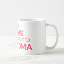 Les grandes mamans obtiennent favorisées à la gran tasse