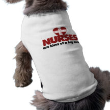 Les infirmières sont un peu une affaire vêtement pour chien