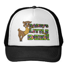 Les petits cerfs communs du papa casquette de camionneur