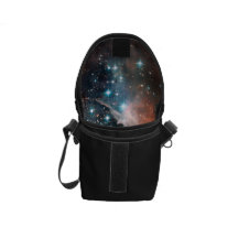 L'espace géant de groupe d'étoile de nébuleuse sacoches
