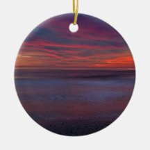 lever de soleil Pourpre-coloré sur le rivage d'océ Décorations De Noël
