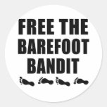 Libérez les T-shirts aux pieds nus de bandit Autocollant Rond