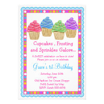 L'invitation d'anniversaire de petits gâteaux la p