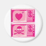 LOVE HURTS ! MAGNET