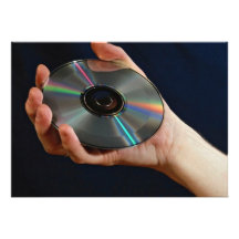 Main tenant un disque compact cartons d'invitation