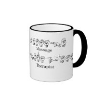 Mains de thérapeute de massage tasse à café