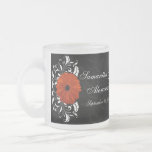 Marguerite orange de Gerbera avec le rouleau noir  Tasse À Café