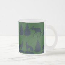 Marine verte rustique d'orignaux de pins sauvages  tasse
