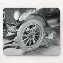 mécanicien de voiture de femme des années 1920 tapis de souris