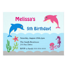 Mignon sous l'invitation de fête d'anniversaire de