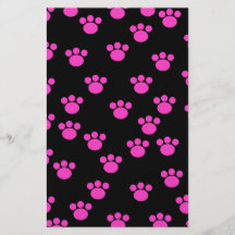 Modèle rose et noir lumineux d'empreinte de patte tract personnalisé
