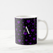 Motif de noir de coeurs pourpres de monogramme tasses à café