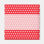Motif de point rouge et blanc de polka. Tacheté Aimants