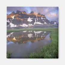 NA, Canada, Alberta, Tonoquin Valley. Jasper Magnets