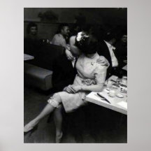 newlyweds kissing at a resturaunt print