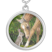 Nouveau collier de lapin et de poulain d'ami