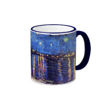 Nuit étoilée de Van Gogh au-dessus de la tasse du 