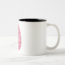 Oeufs peints par rose tasse
