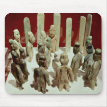 Offering of sixteen male figures, from La mousepads
