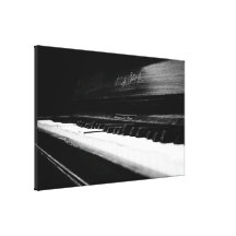 Old Piano Canvas Print