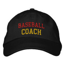 Or et chapeau brodé rouge d'entraîneur de base-bal