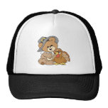 ours de nounours mignon de pèlerin avec la dinde casquette de camionneur