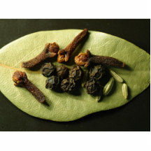 Peppercorns And Cloves And A Bed Of Bay Leaf Photo Cut Outs