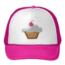 Petit gâteau de coupe-circuit avec la cerise rose  casquette