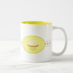 Petit gâteau de fantaisie jaune tasse