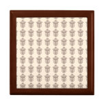 Petit point de nouveau floral français vintage d'a boîte à souvenirs