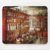 Pharmacist - Behind the scenes Mousepads