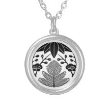 Pine,bamboo leaves,ume necklaces