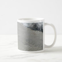 Plage de sable de rassemblement de ressac tasses