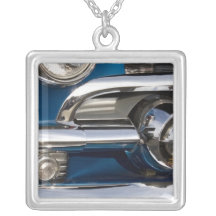 Plan rapproché classique de chrome de voiture bijouterie fantaisie