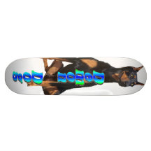 Planche à roulettes de chien de démon