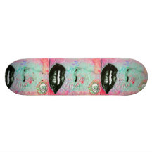 Planche à roulettes rose de pensée